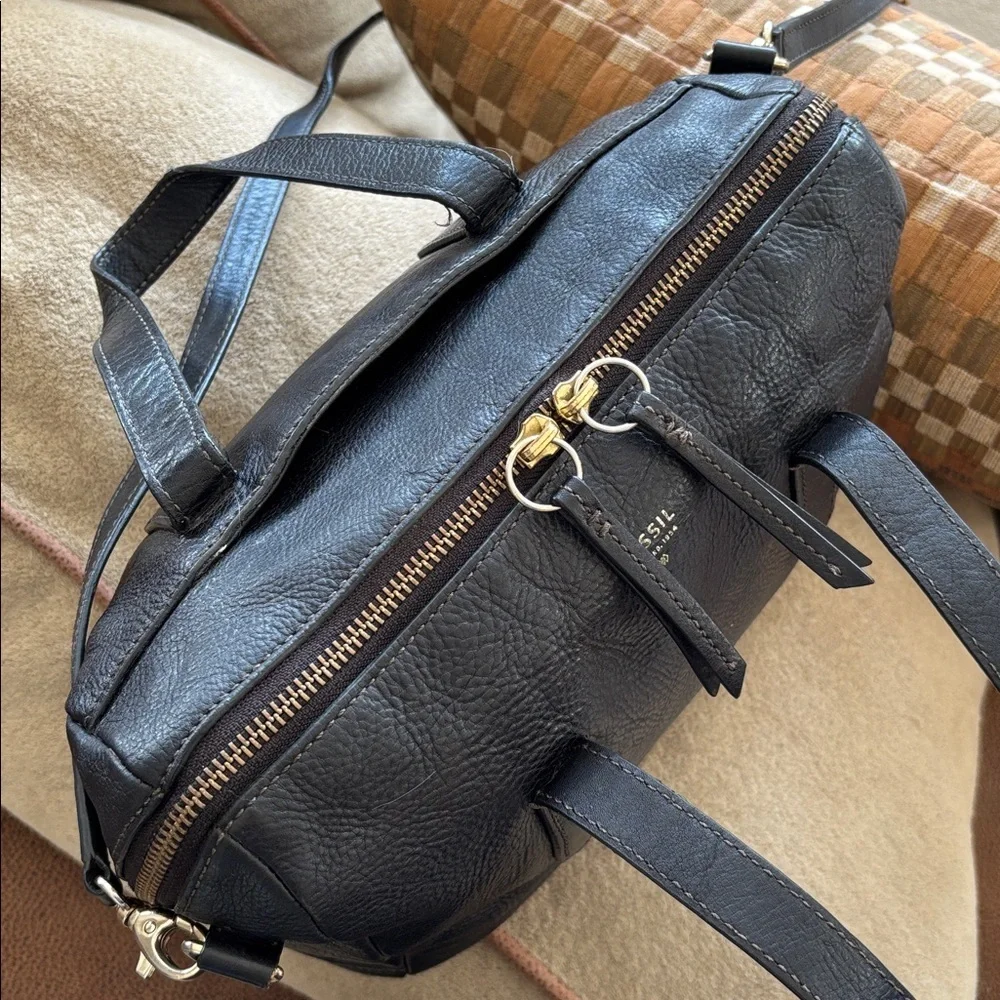 Fossil Genuine Leather Black Sydney Satchel Zippered Handbag Crossbody Purse